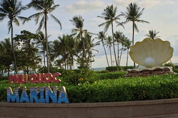 viona beach hotel marina phu quoc