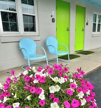 The Springs Motel,,2 star