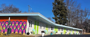The Springs Motel,,2 star