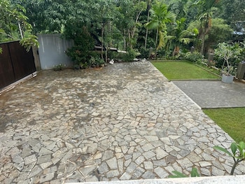 Kithulgala Cabana Resort,,3 star