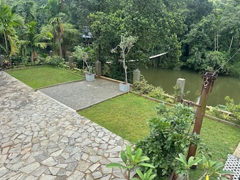 kithulgala cabana resort