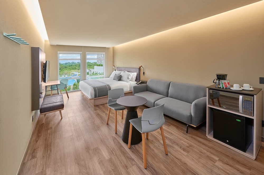 city express plus by marriott cancun aeropuerto riviera