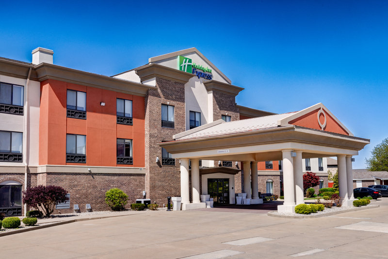 holiday inn express hotel and suites shelbyville an ihg hotel