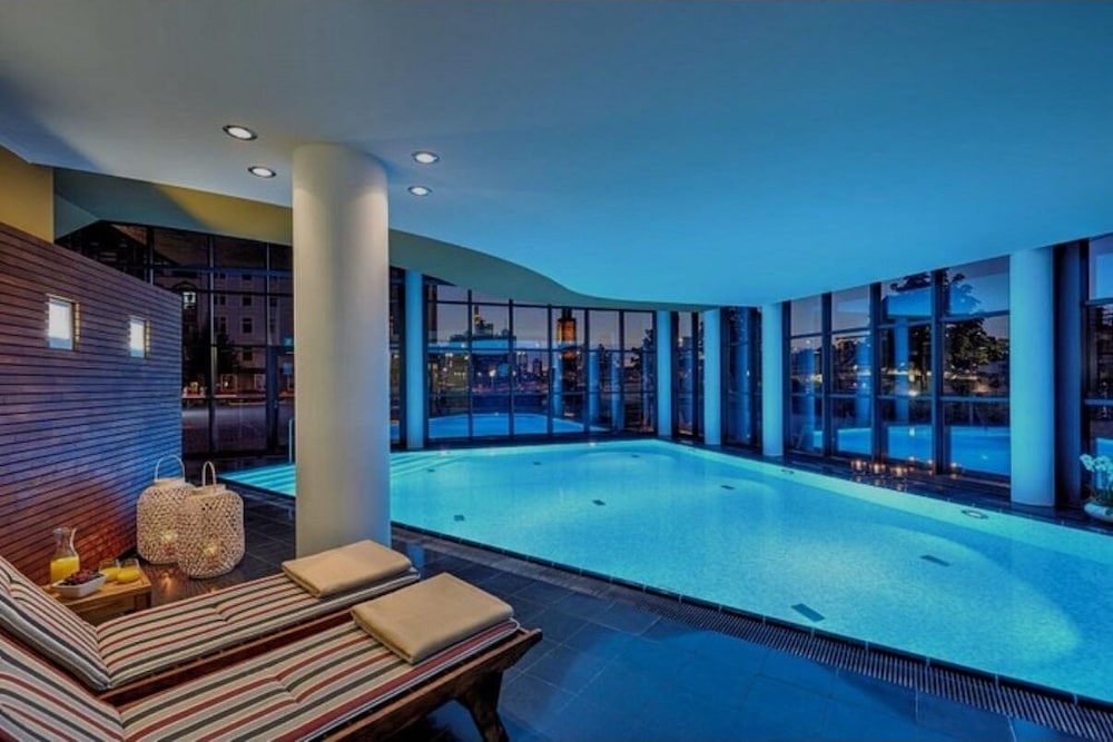 main plaza suite tower