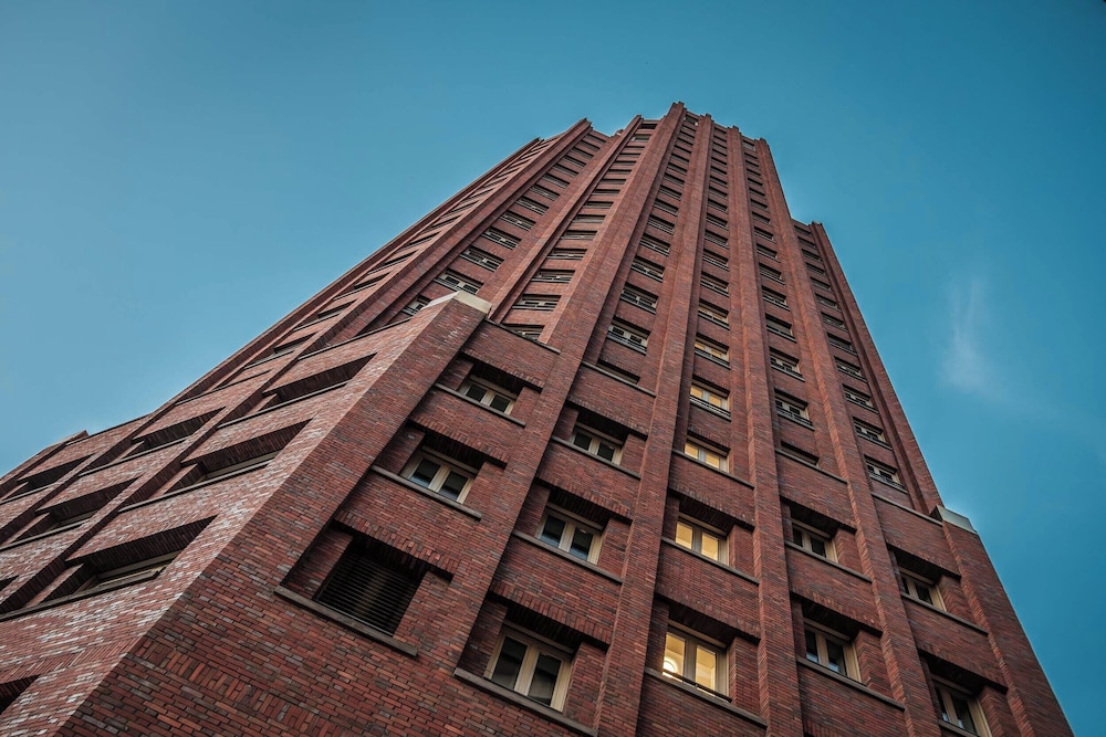main plaza suite tower