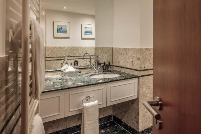 main plaza suite tower