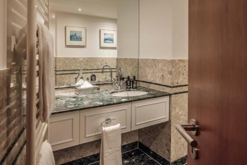 main plaza suite tower