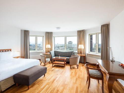 main plaza suite tower