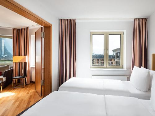 main plaza suite tower