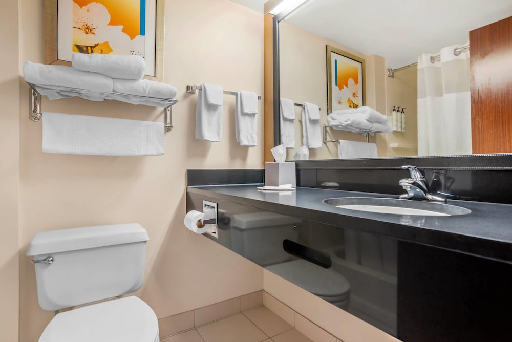 sleep inn and suites pensacola university area