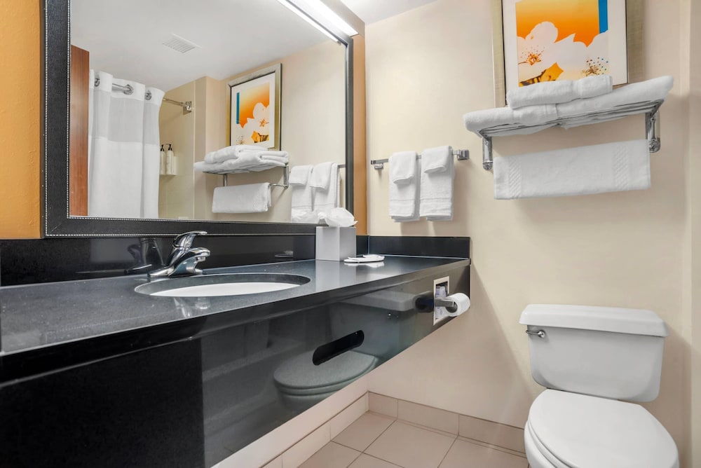 sleep inn and suites pensacola university area