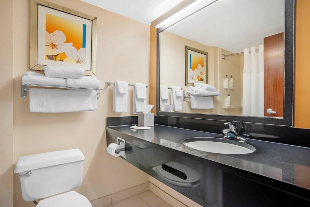 sleep inn and suites pensacola university area