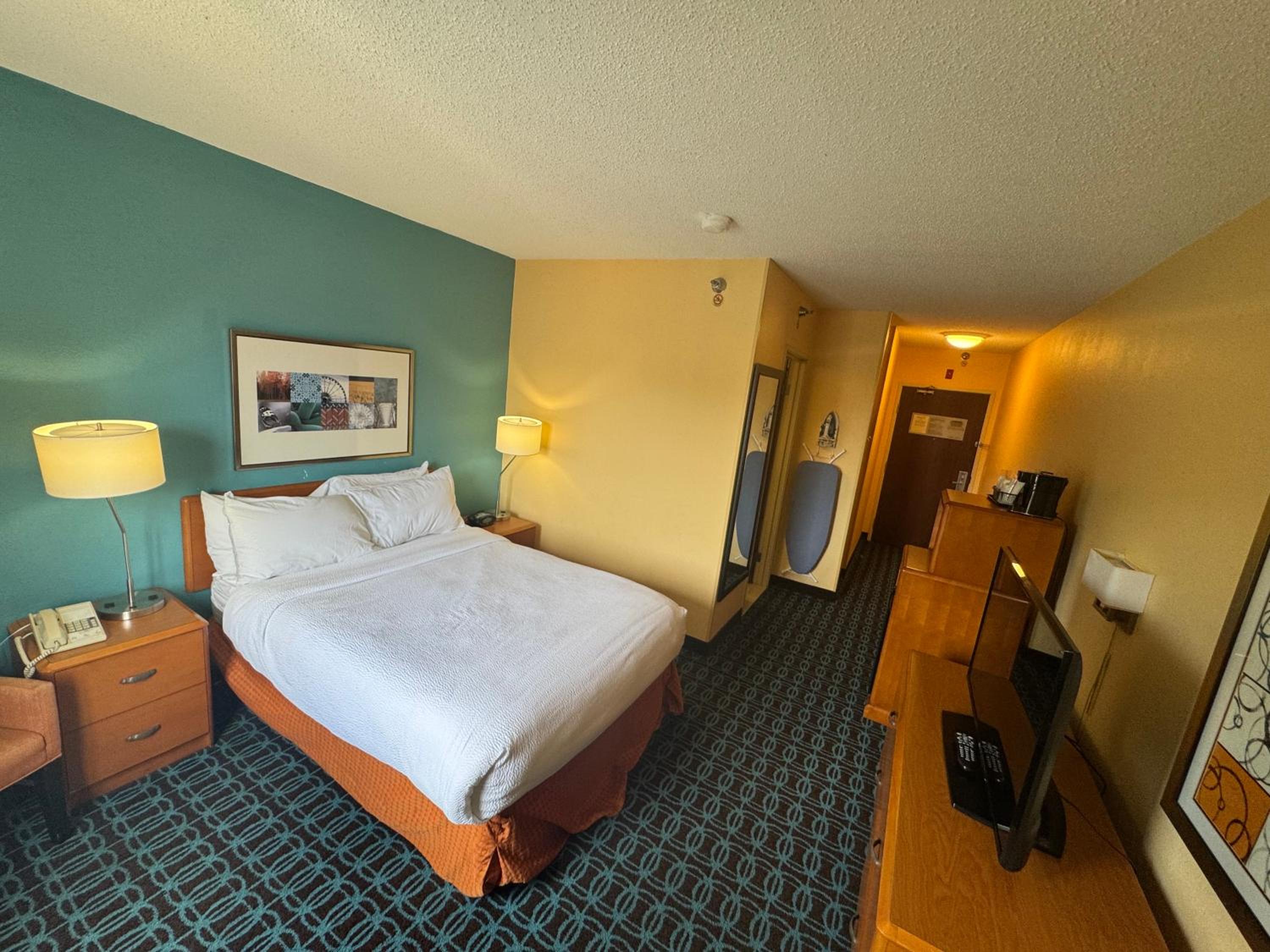 sleep inn and suites pensacola university area