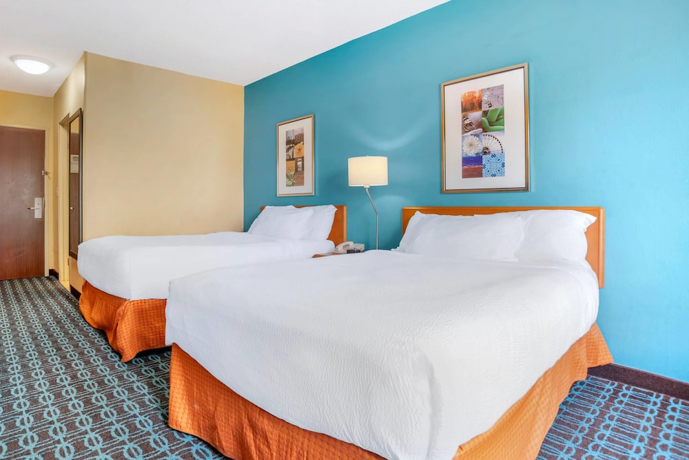 sleep inn and suites pensacola university area