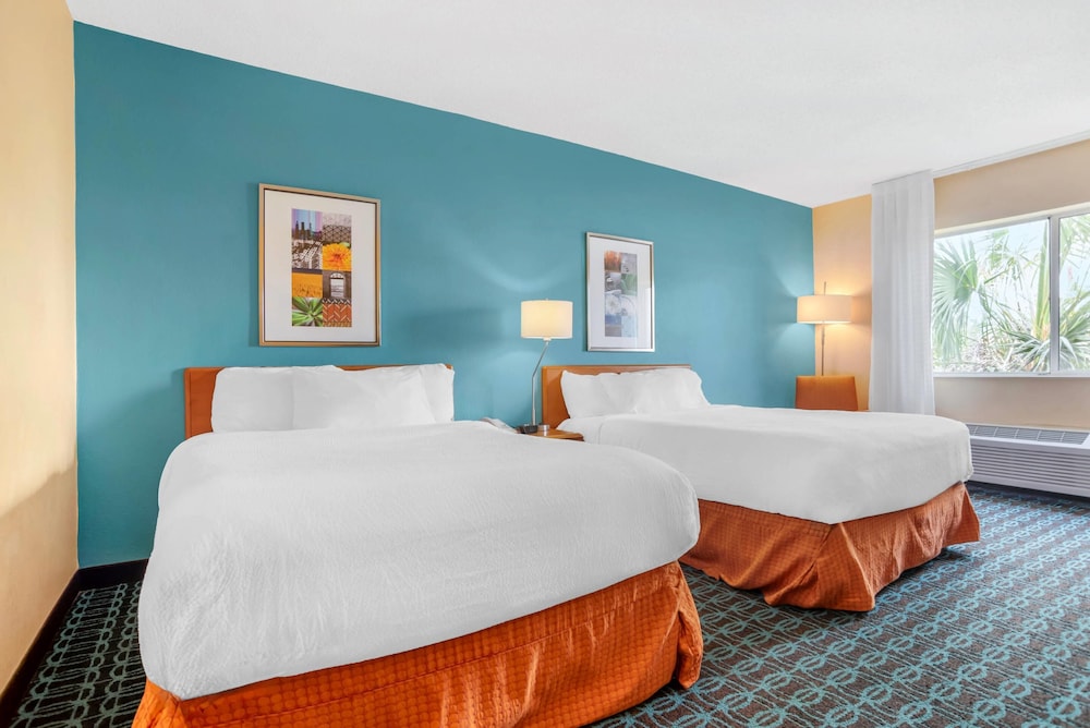 sleep inn and suites pensacola university area