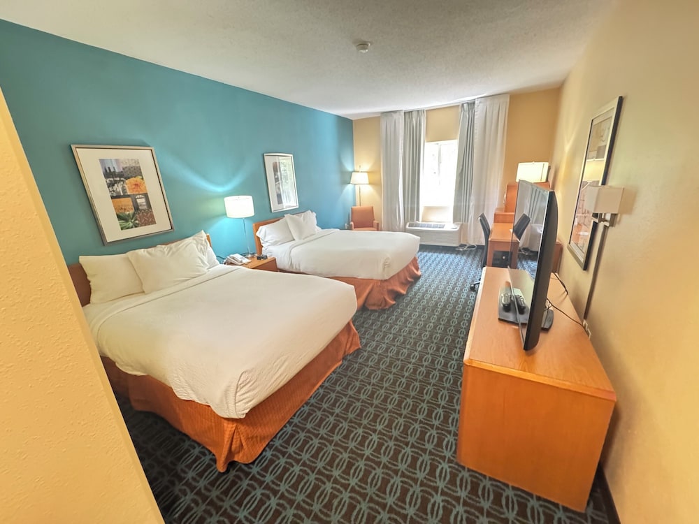 sleep inn and suites pensacola university area