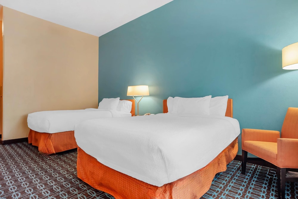 sleep inn and suites pensacola university area