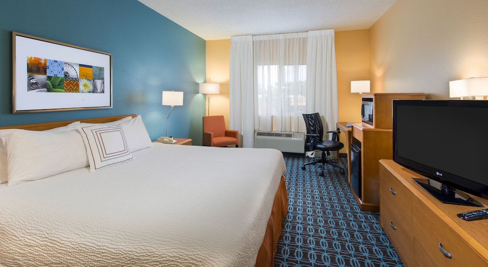 sleep inn and suites pensacola university area