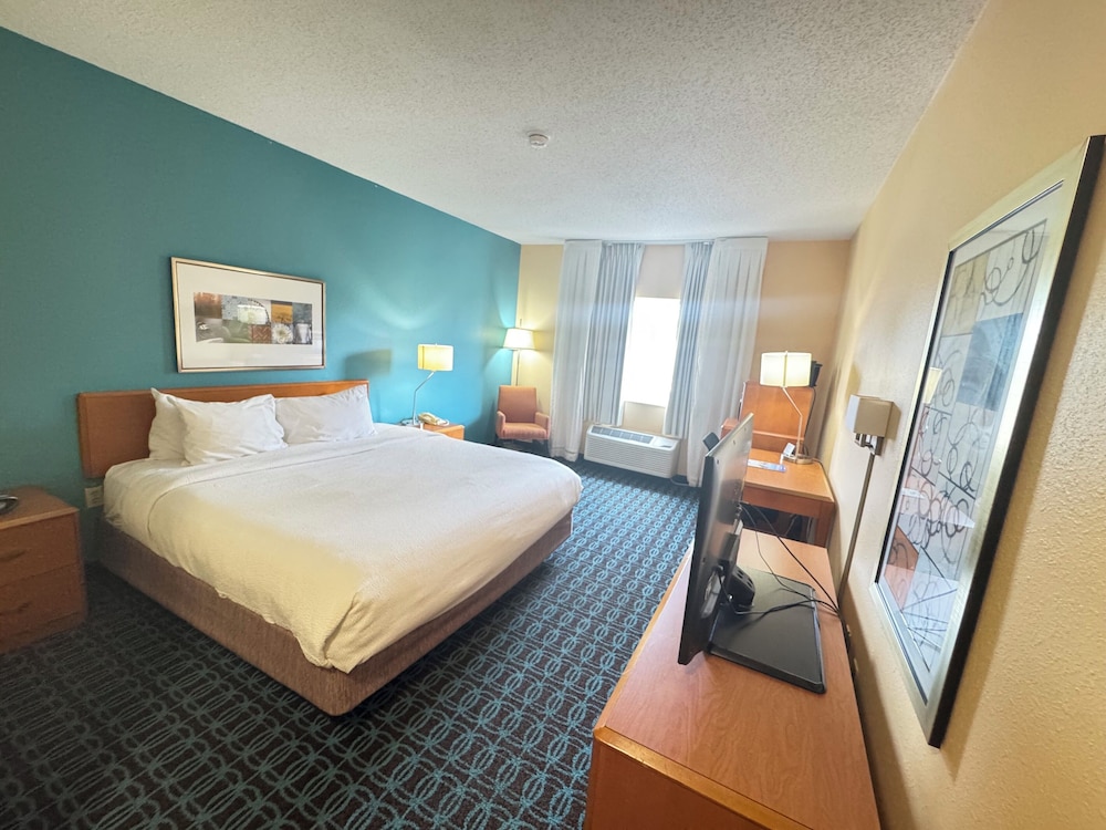 sleep inn and suites pensacola university area