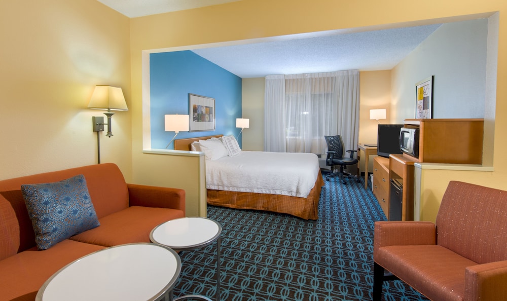 sleep inn and suites pensacola university area