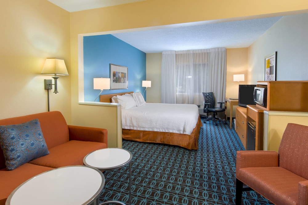 sleep inn and suites pensacola university area
