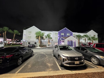 sleep inn and suites pensacola university area