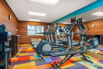 sleep inn and suites pensacola university area