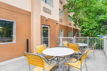 sleep inn and suites pensacola university area