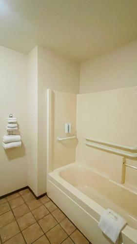 rodeway inn jackson martell