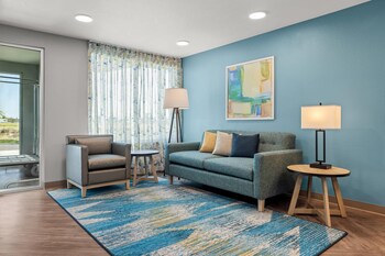 woodspring suites manteca stockton south