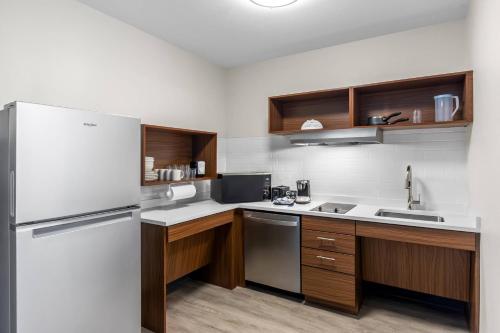 everhome suites panama city beach