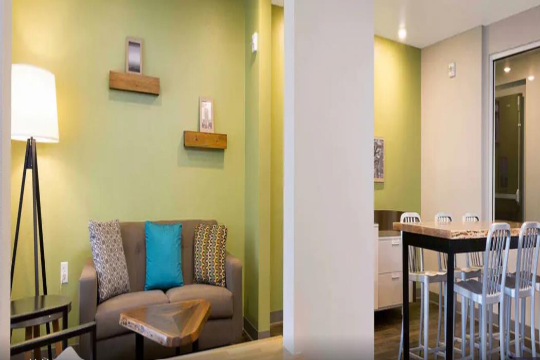 woodspring suites baton rouge airport