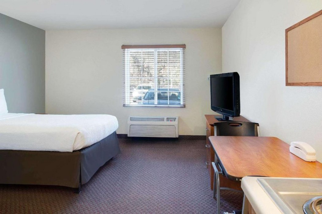 woodspring suites baton rouge airport