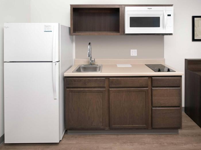 woodspring suites baton rouge airport