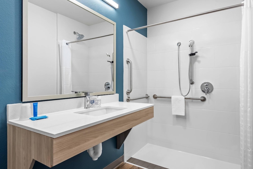 woodspring suites lancaster north