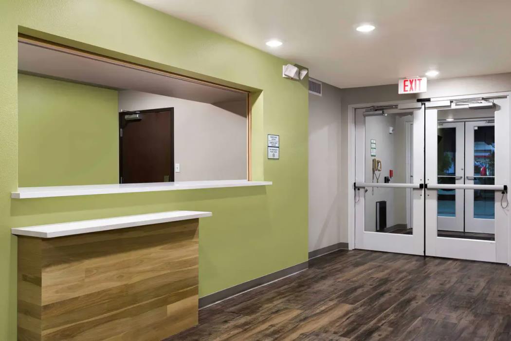 woodspring suites lancaster north