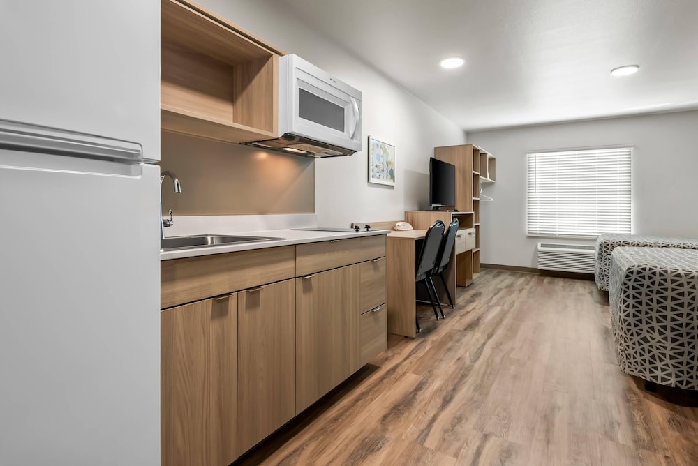 woodspring suites lancaster north