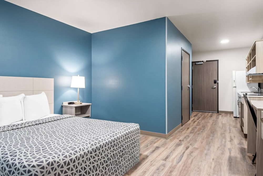 woodspring suites lancaster north