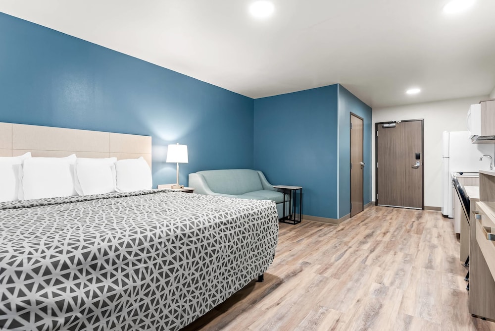 woodspring suites lancaster north