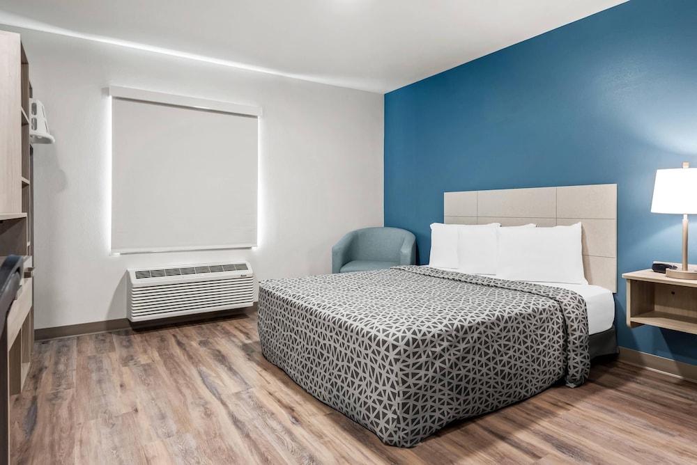 woodspring suites lancaster north