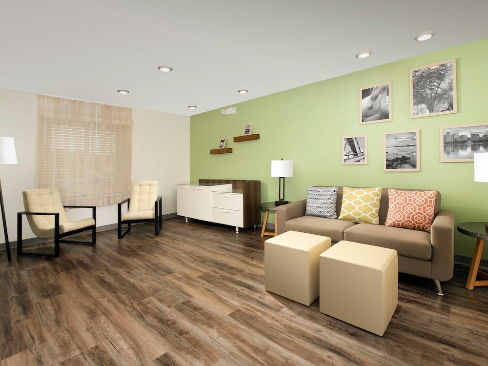 woodspring suites lancaster north