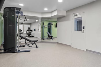 Woodspring Suites Lancaster North,,3 star