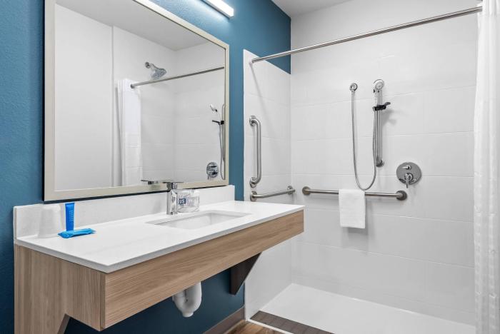 woodspring suites lancaster north