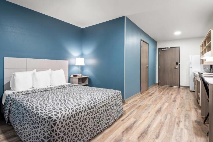 woodspring suites lancaster north