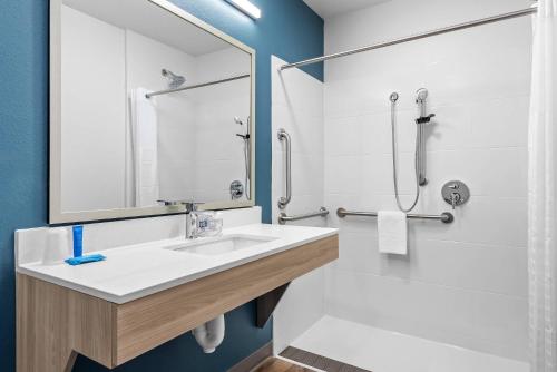 woodspring suites lancaster north