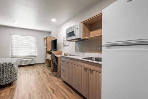 woodspring suites lancaster north