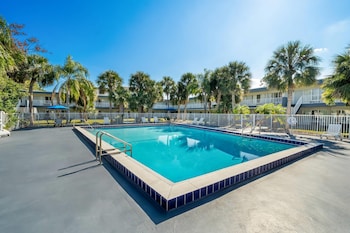 Suburban Studios Daytona Beach - Speedway,,2 star