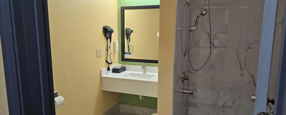 quality inn and suites east point atlanta area
