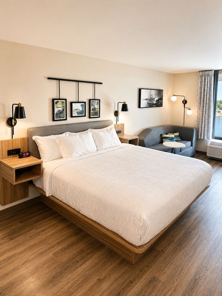 sleep inn and suites savannah tennessee riverfront
