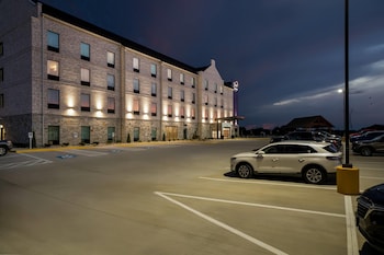 sleep inn and suites savannah tennessee riverfront